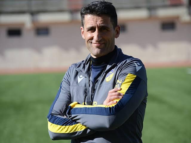 Adolfo nommé entraineur des U21