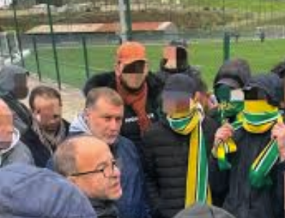 Ils se sont déplacés aux entraînements pour parler aux dirigeants 