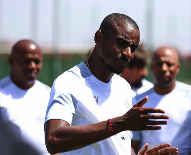 Le Mouloudia jette son dévolu sur Rulani Mukwena 