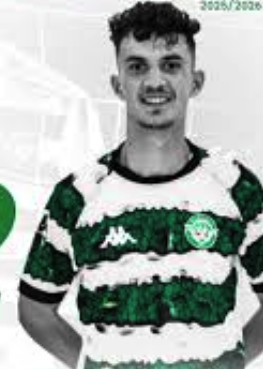 Aknouche au pied du mur