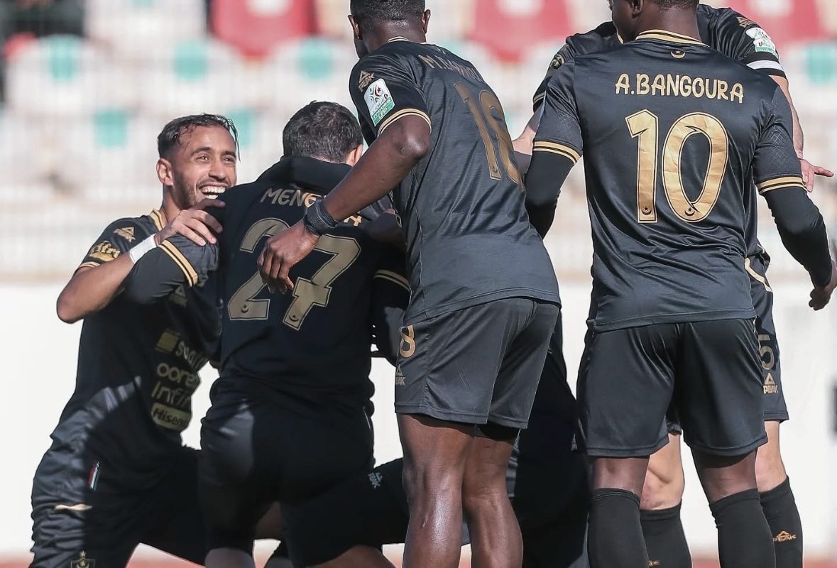 Le Mouloudia montre les muscles                                